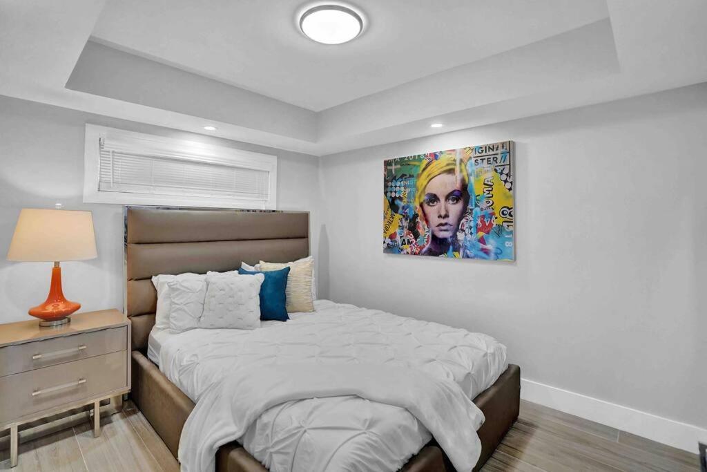 Big Energy! Water Views And Newly Renovated! Apartment