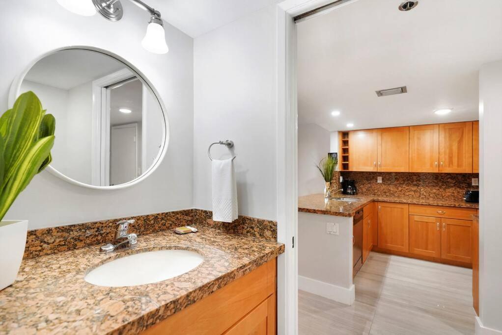 Day Dreamer! Water & Views! Apartment