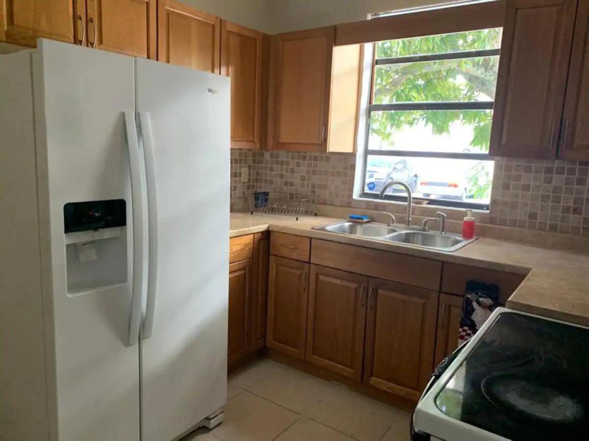 Gorgeous Private Room, Near The Airport - Free Parking - 02 Miami