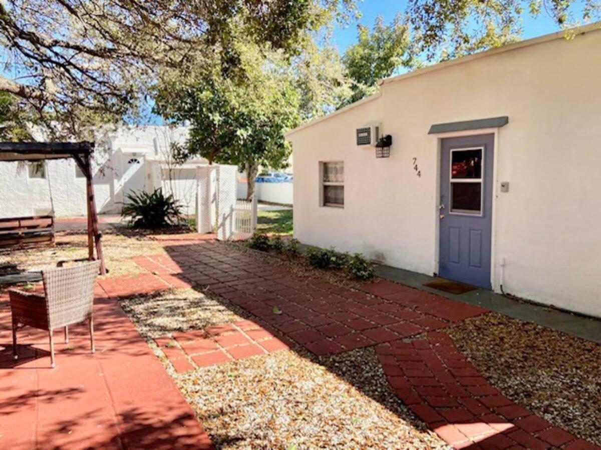 Cozy Private House Near Airport - Free Parking - 02 Holiday home Miami