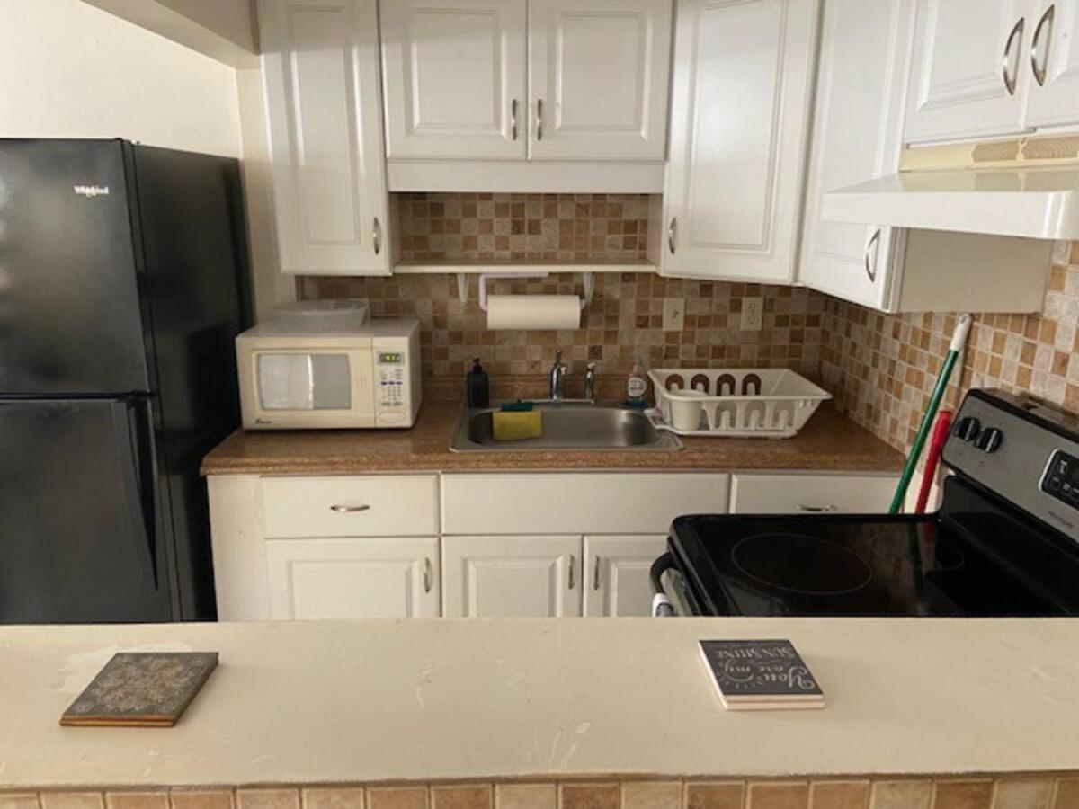 Cozy Private House Near Airport - Free Parking - 02 * Miami