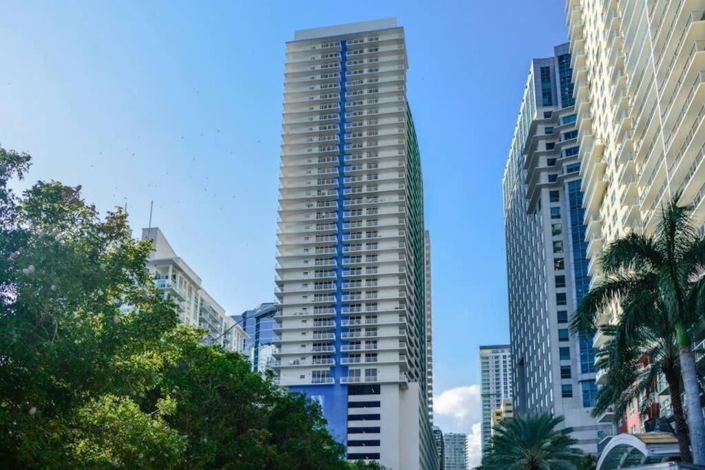 Amazing High Rise At Brickell With Pool View