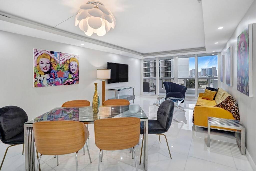 Funkin' Fabulous! Water & Views! 4br *