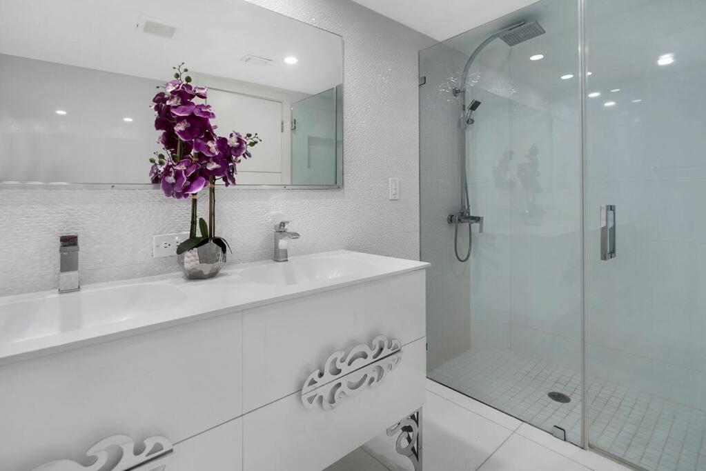 Funkin' Fabulous! Water & Views! 4br Apartment Miami