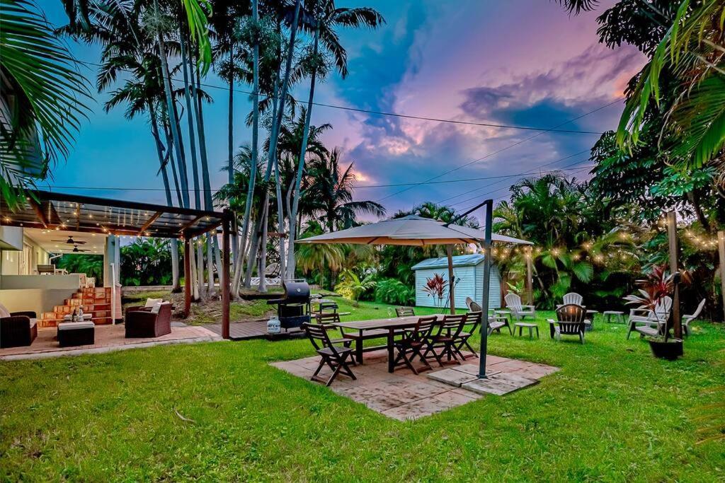 Holiday home Dream Home/ Pool/jacuzzi/ Fire Pit *