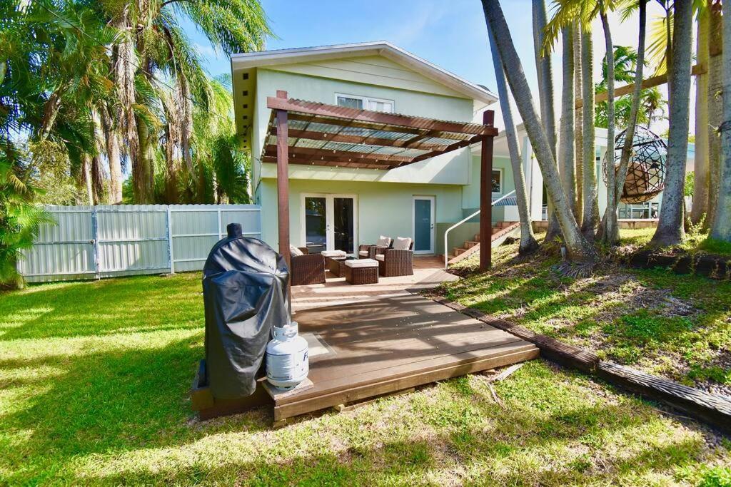 Dream Home/ Pool/jacuzzi/ Fire Pit Holiday home