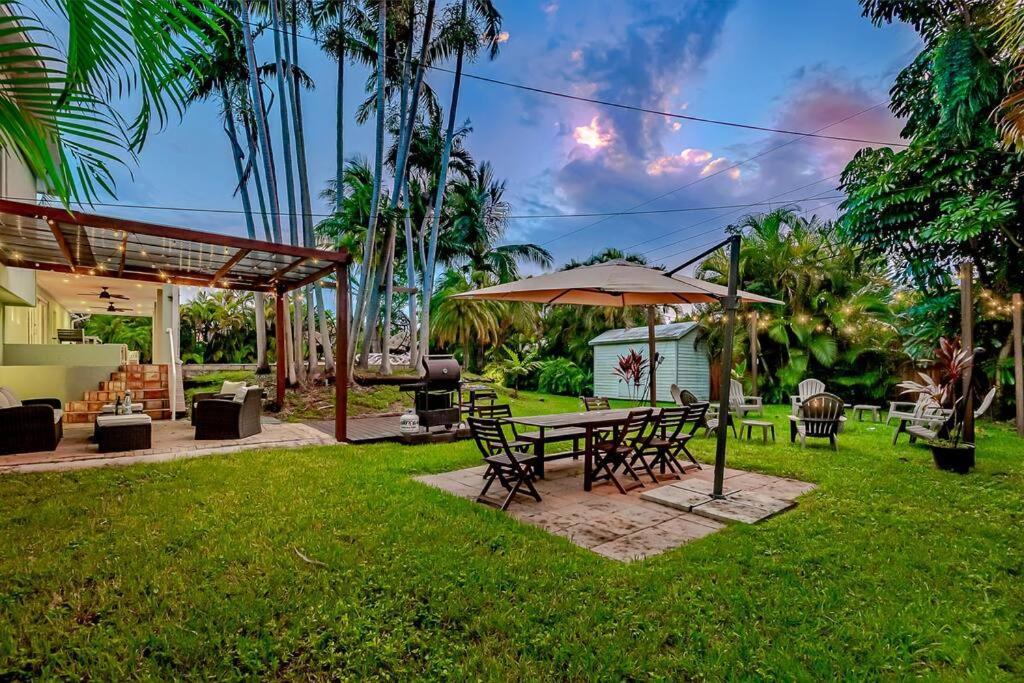 Holiday home Dream Home/ Pool/jacuzzi/ Fire Pit *