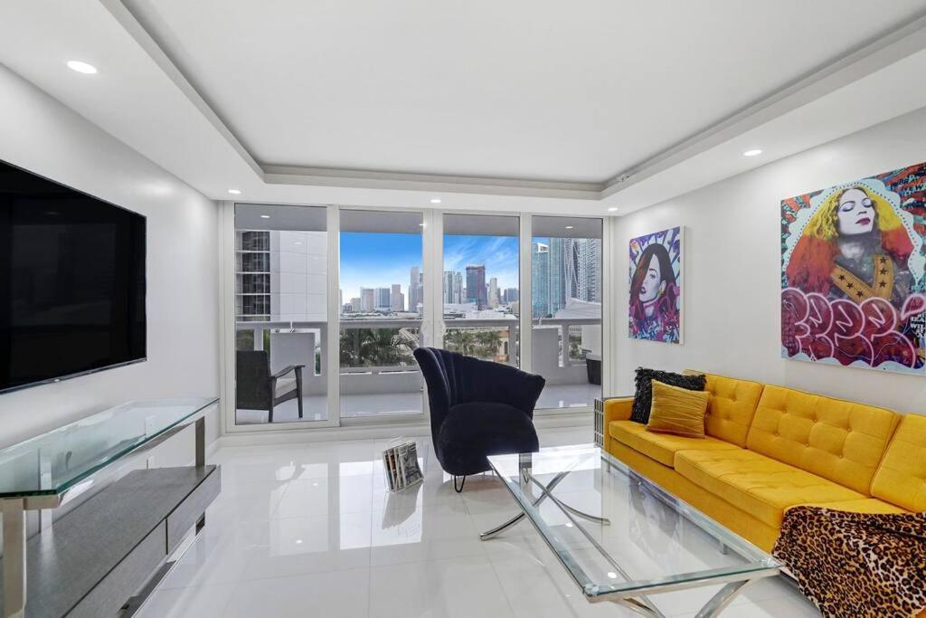 Apartment Funkin' Fabulous! Water & Views! 4br *