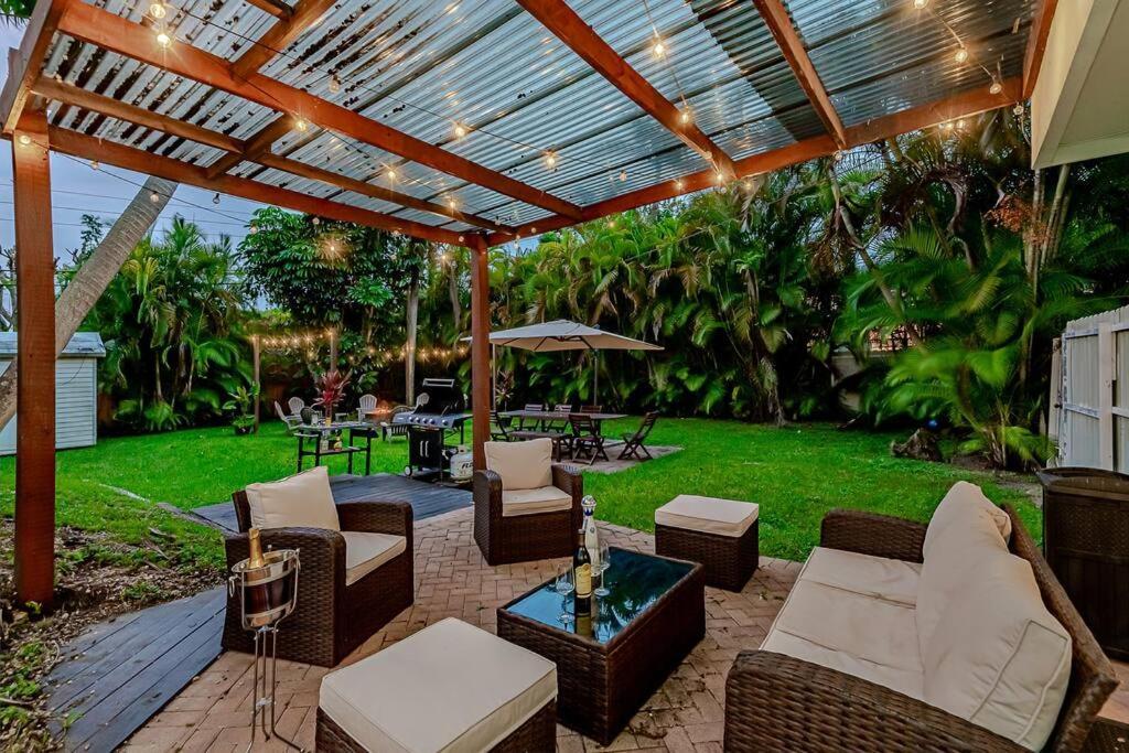 Dream Home/ Pool/jacuzzi/ Fire Pit Holiday home *