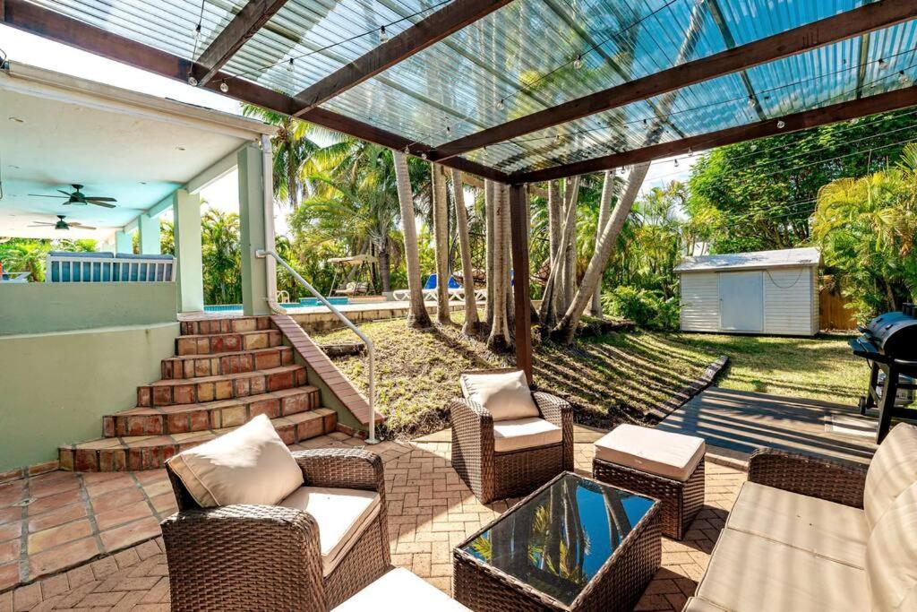 Dream Home/ Pool/jacuzzi/ Fire Pit Holiday home