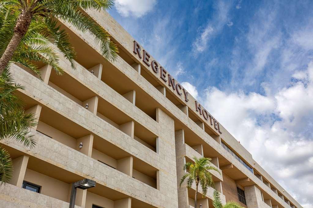 Regency Airport By Sonesta Hotel 3*