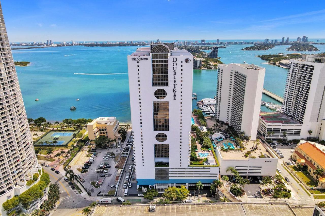 A Wave From It All! Direct Water Views! *