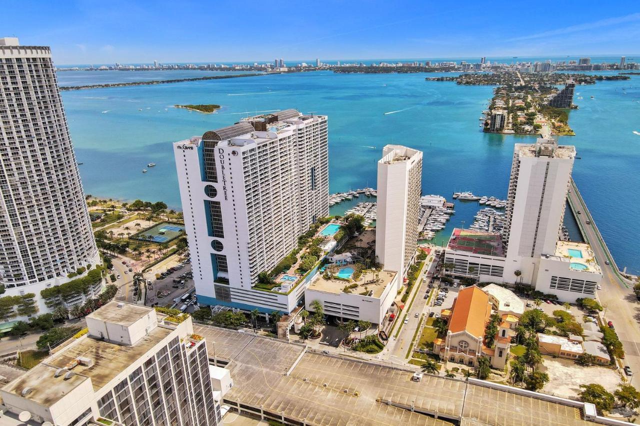 Visions! Water And Skyline Views! Brand New *
