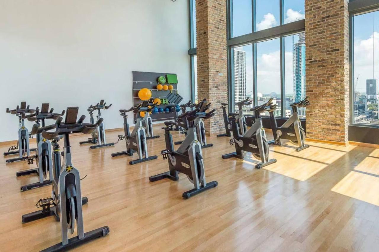 Downtown W Gym Wd Nr Arena Dining Mia-81