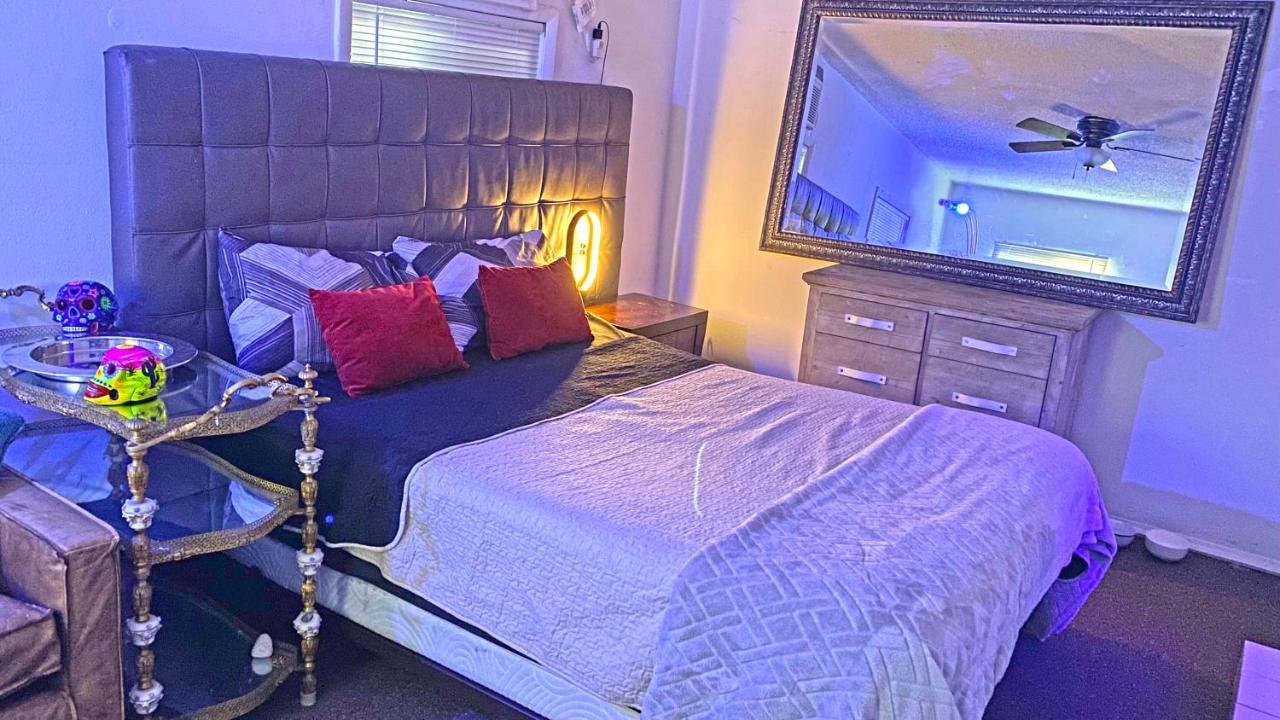 Apartment Coconut Grove 2 Bedroom Home! Miami