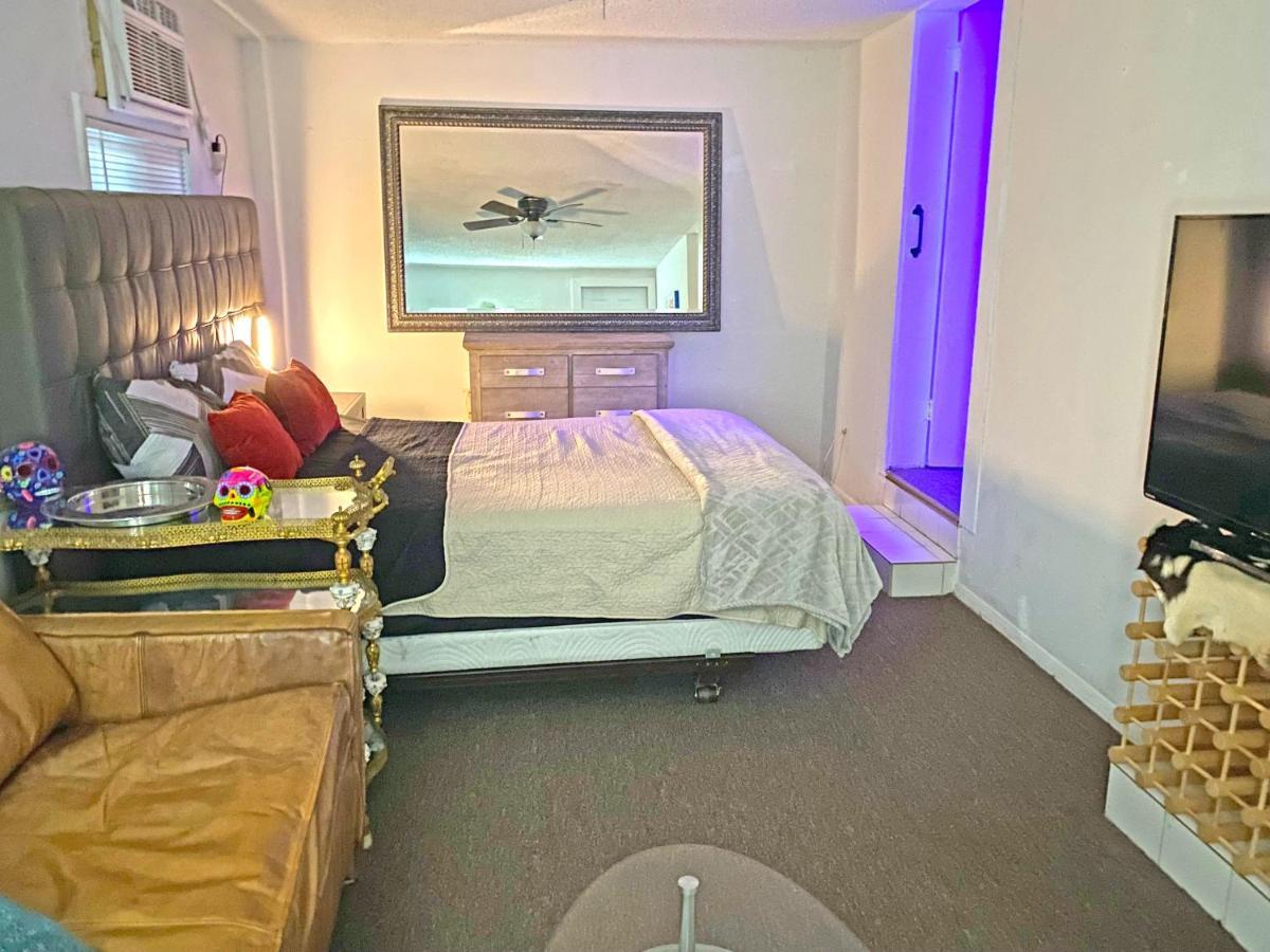 Apartment Coconut Grove 2 Bedroom Home!