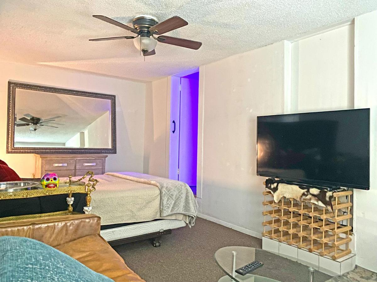 Apartment Coconut Grove 2 Bedroom Home! *