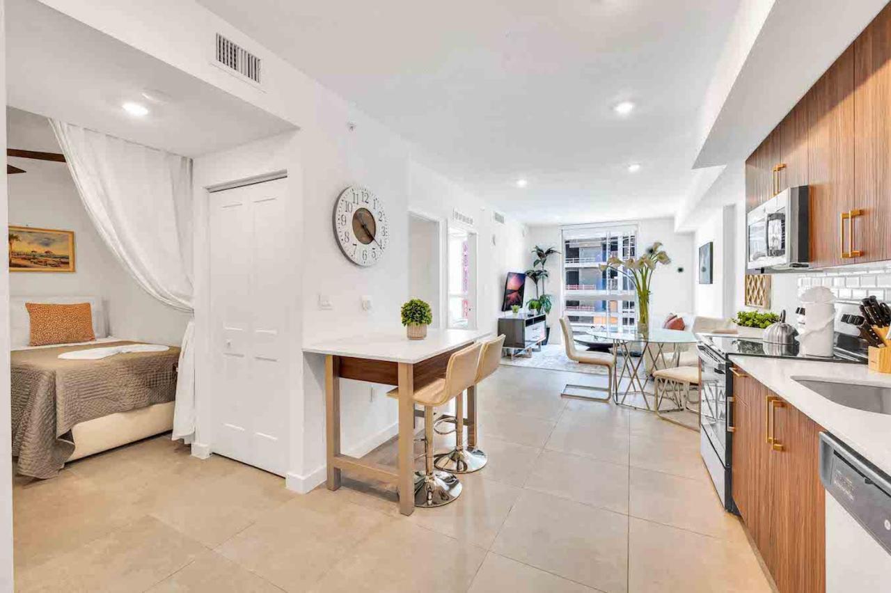 Modern Unit In Downtown With Free Parking * Miami