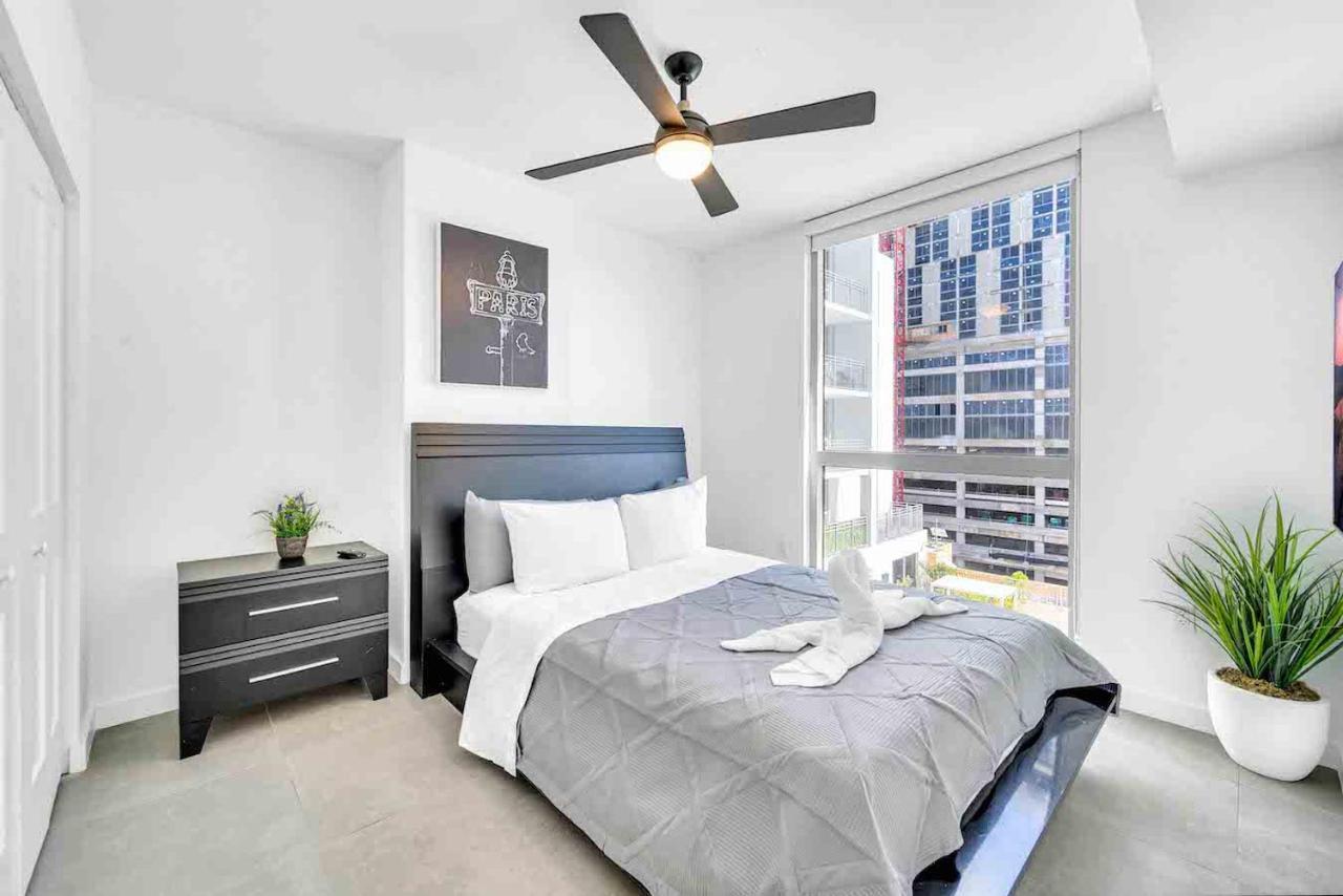 Modern Unit In Downtown With Free Parking * Miami