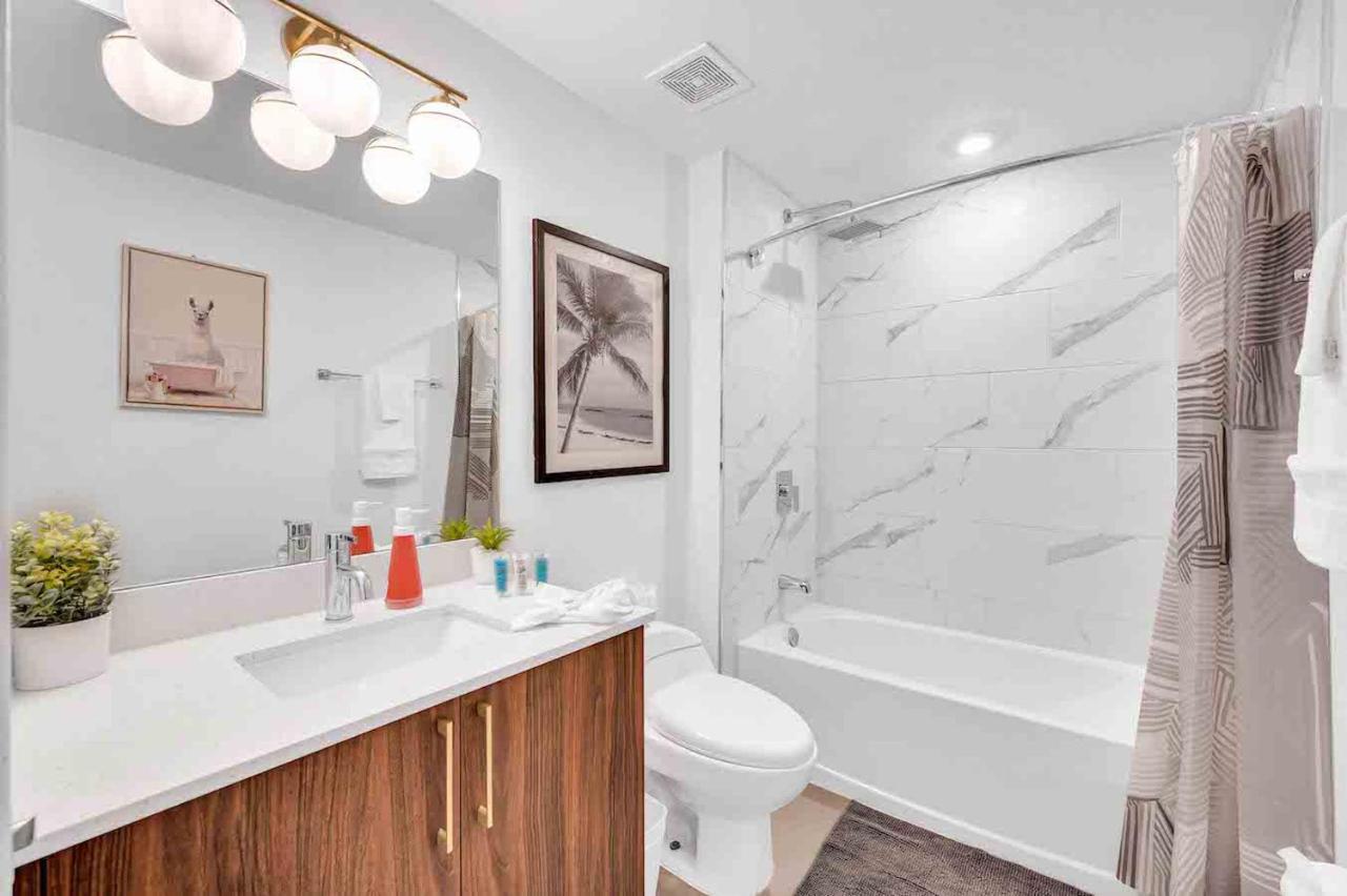 Apartment Modern Unit In Downtown With Free Parking
