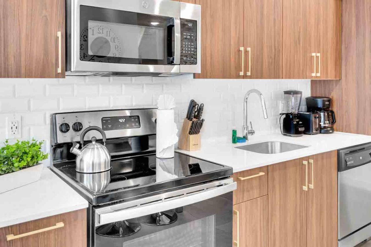 Apartment Modern Unit In Downtown With Free Parking