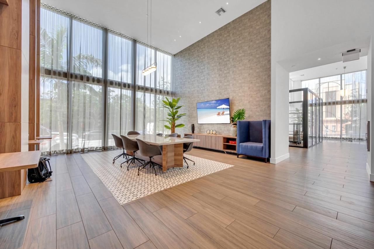Modern Unit In Downtown With Free Parking * Miami