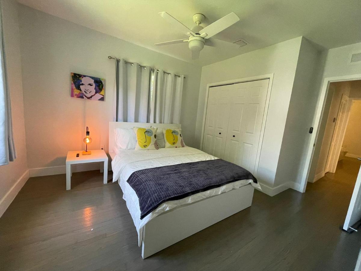 Location Brickell 3 Bedroom *