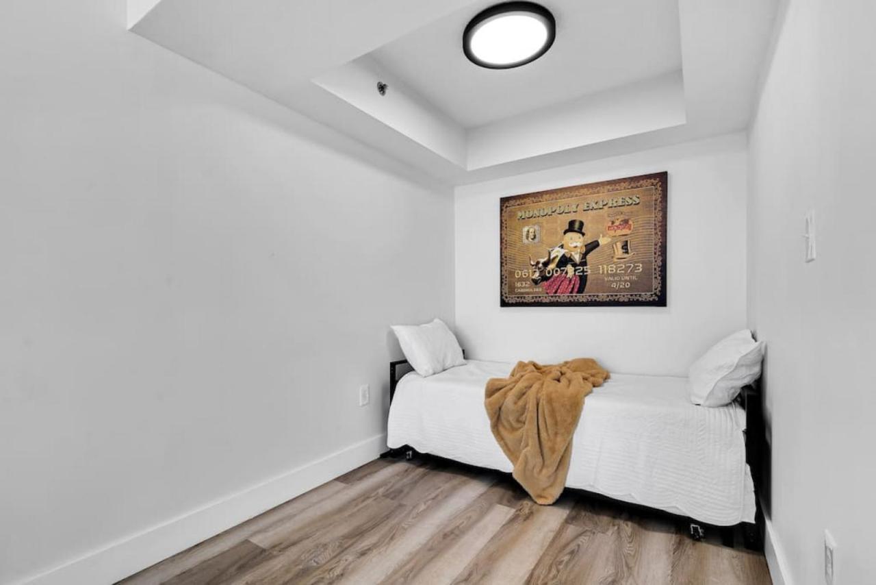 Dreamy Oceanfront Highfloor Corner Unit 2and2 Den * Miami