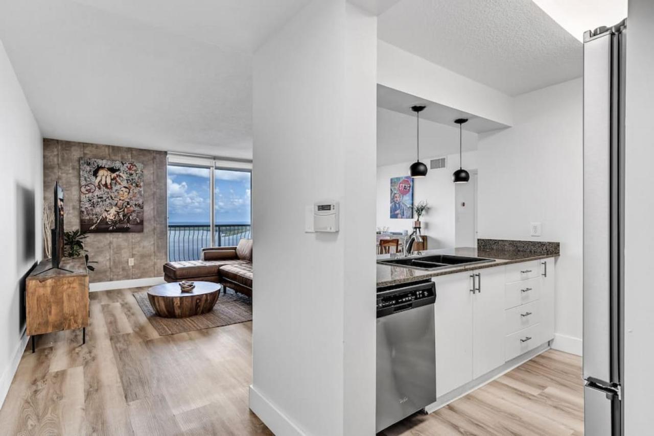 Holiday home Dreamy Oceanfront Highfloor Corner Unit 2and2 Den Miami