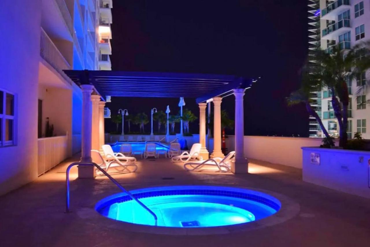 Dreamy Oceanfront Highfloor Corner Unit 2and2 Den *