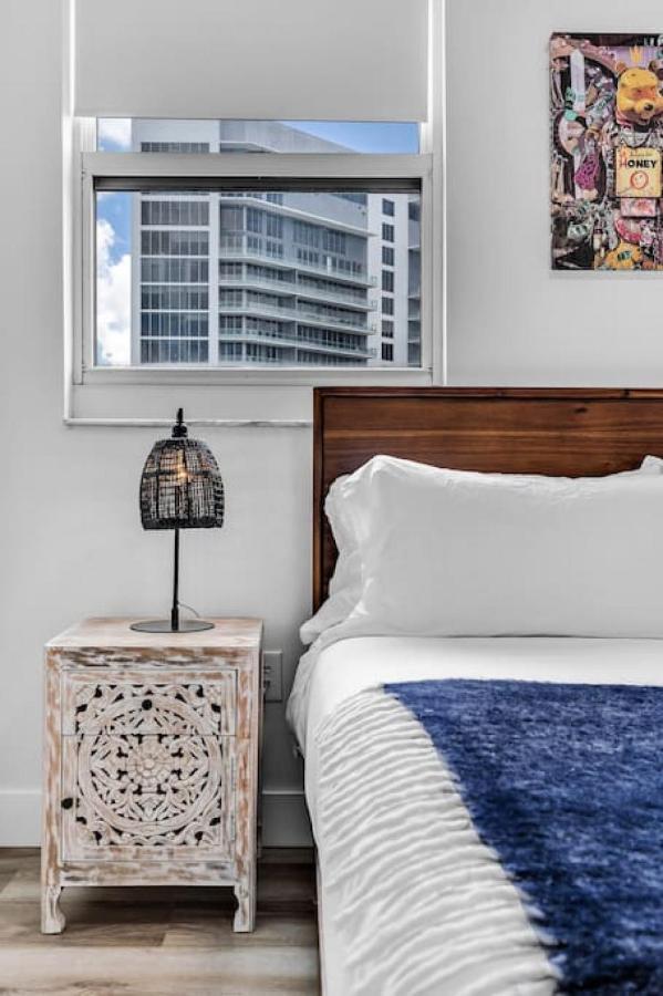 Dreamy Oceanfront Highfloor Corner Unit 2and2 Den * Miami