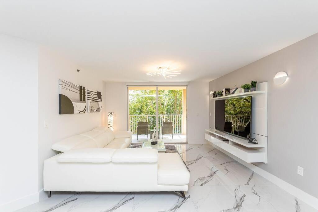 Apartment Luxury Vip 3 Bed 2 Bath Yacht Club Aventura *