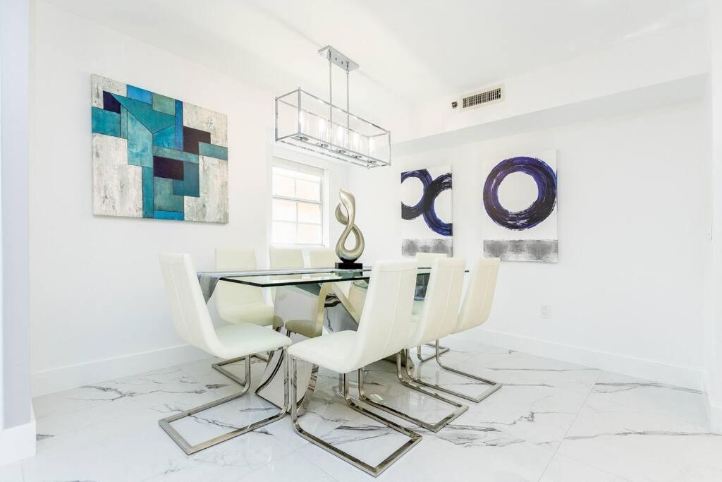 Luxury Vip 3 Bed 2 Bath Yacht Club Aventura *