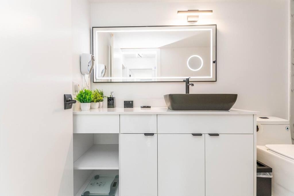 Luxury Vip 3 Bed 2 Bath Yacht Club Aventura Apartment Miami