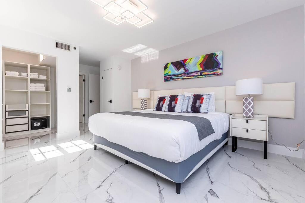 Luxury Vip 3 Bed 2 Bath Yacht Club Aventura *