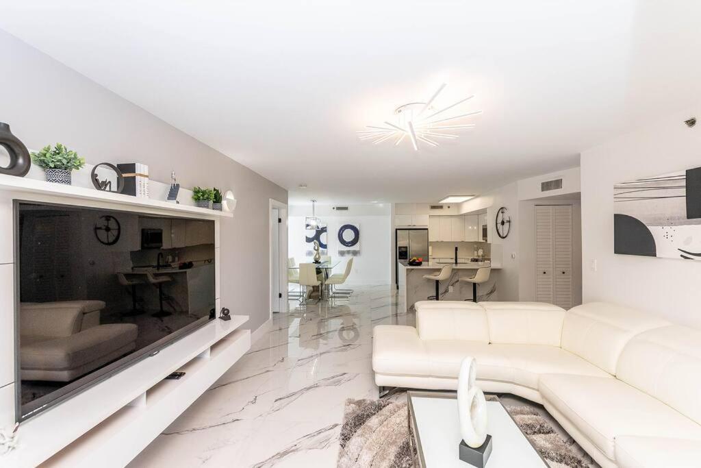 Apartment Luxury Vip 3 Bed 2 Bath Yacht Club Aventura Miami