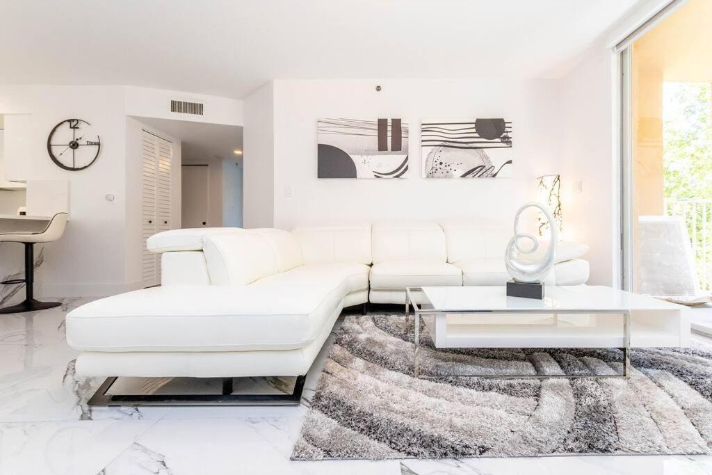 Luxury Vip 3 Bed 2 Bath Yacht Club Aventura * Miami