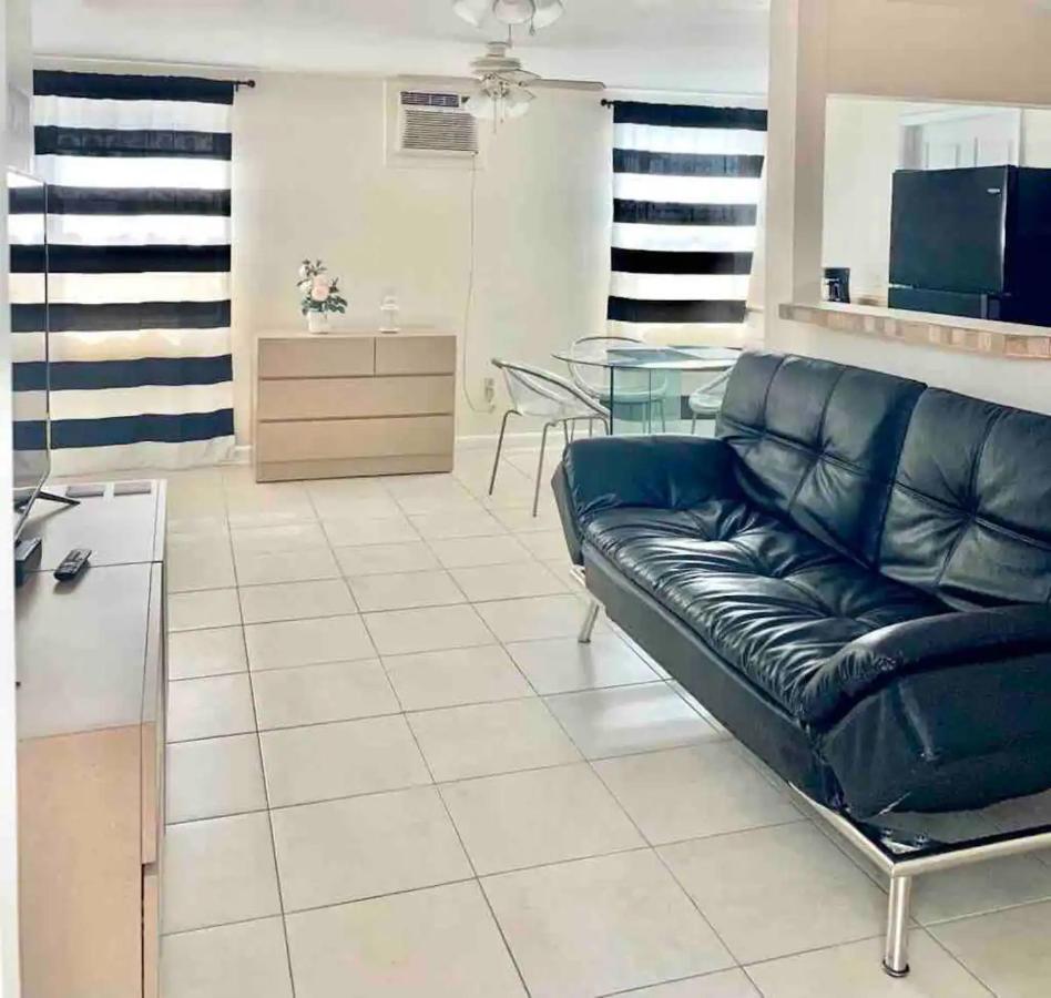 Cozy In Cute House, Close To Airport - Free Parking Homestay Miami