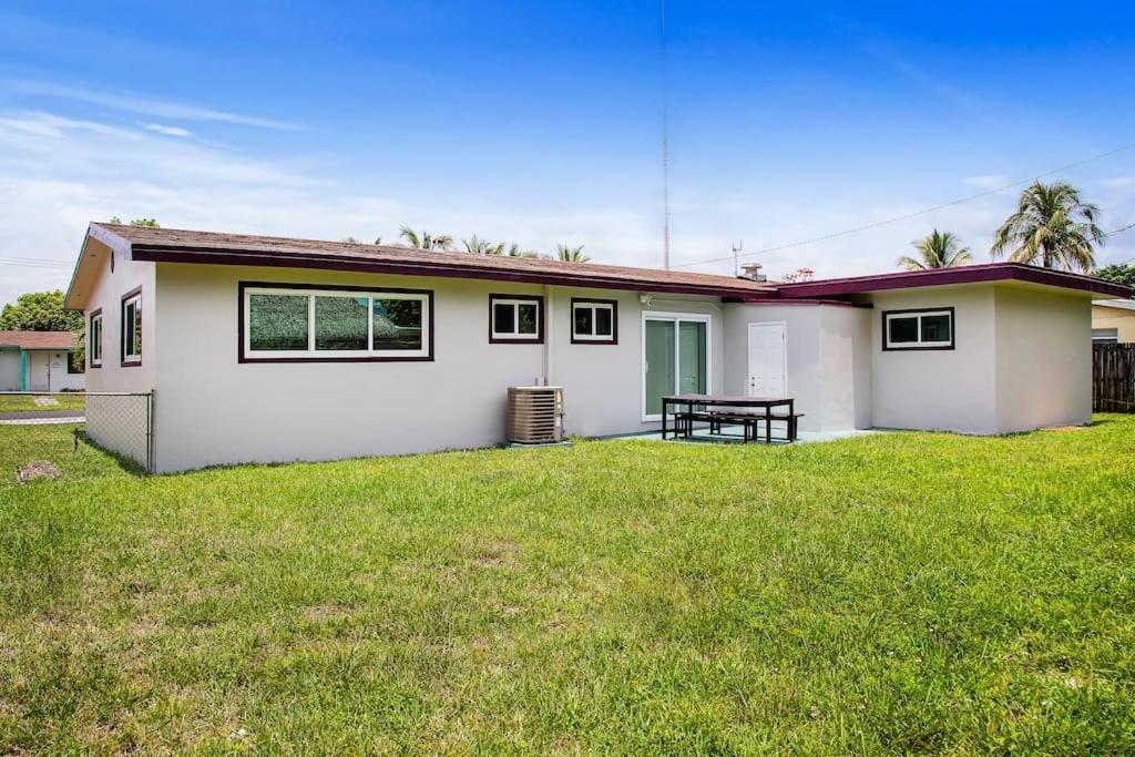 3br Cozy W/ Spacious Yard