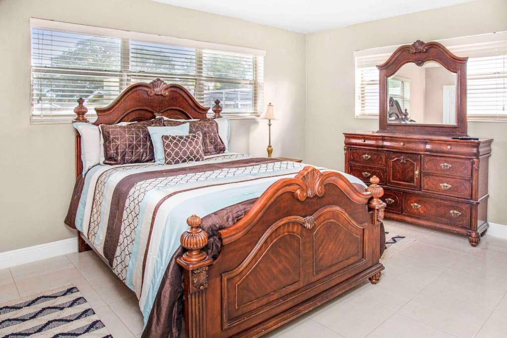 Apartment 3br Cozy W/ Spacious Yard