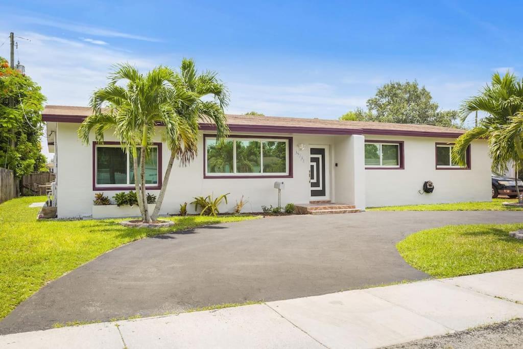 3br Cozy W/ Spacious Yard Miami