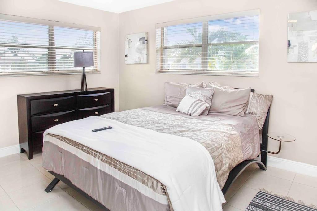 3br Cozy W/ Spacious Yard *