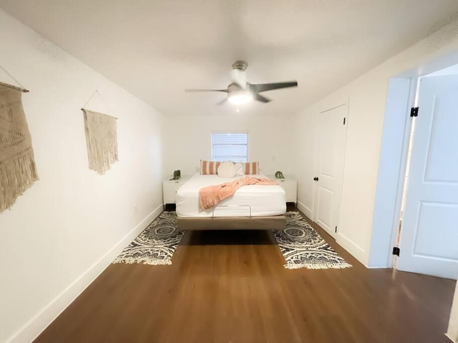 Apartment New Boutique, By Calle Ocho And South Beach!