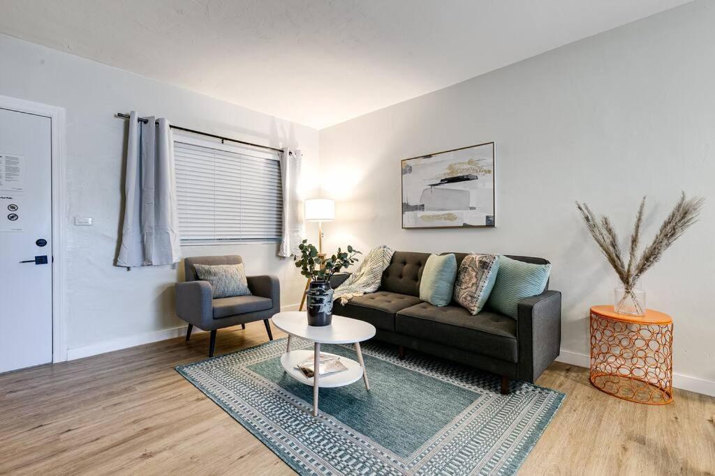 Roomy 2 Bedroom Near Airport Virg 7 Miami