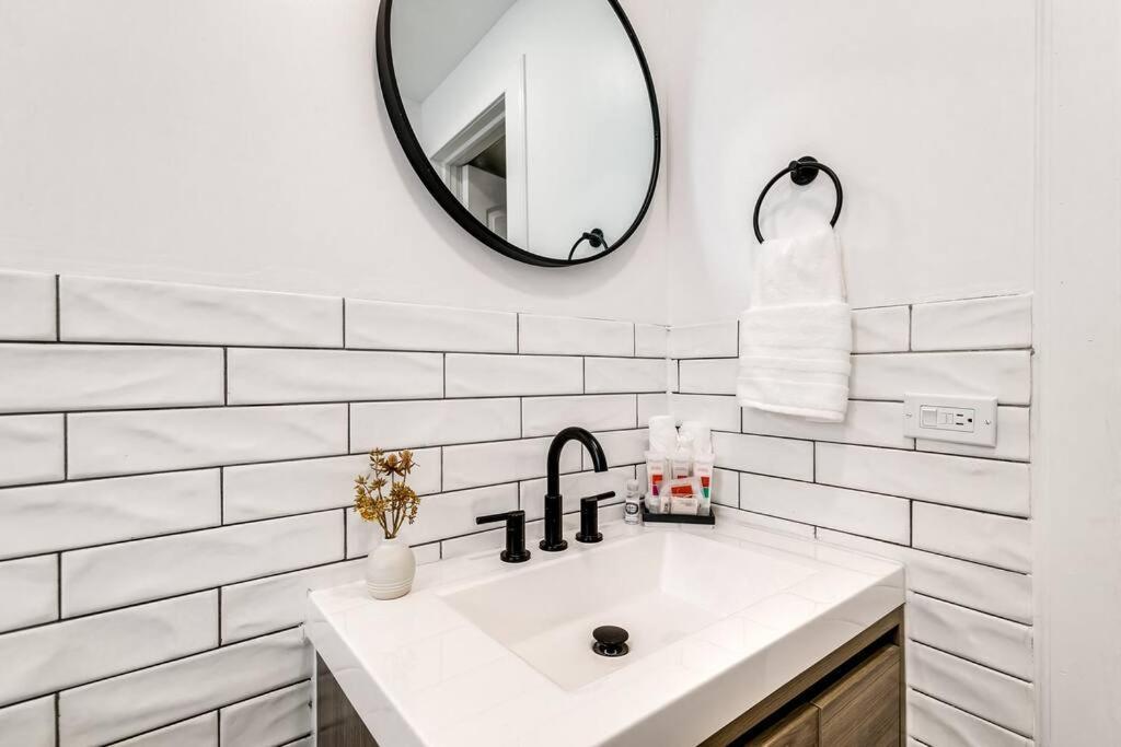 Airport 2-bedroom Unit With Speedy Wi-fi Virg8 * Miami