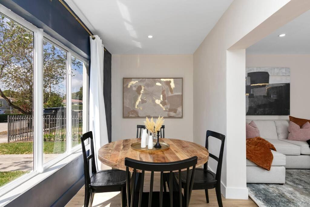 New Home, Pool Near Airport And Beaches, King Bed