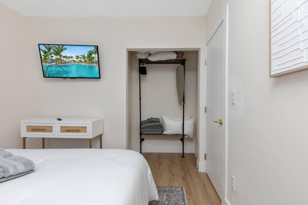 New Home, Pool Near Airport And Beaches, King Bed