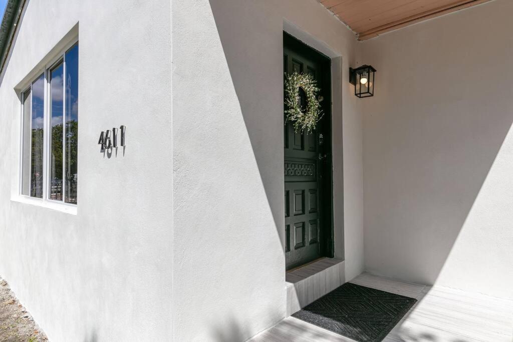 New Home, Pool Near Airport And Beaches, King Bed
