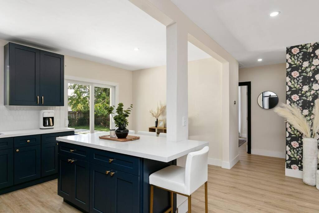 New Home, Pool Near Airport And Beaches, King Bed Miami