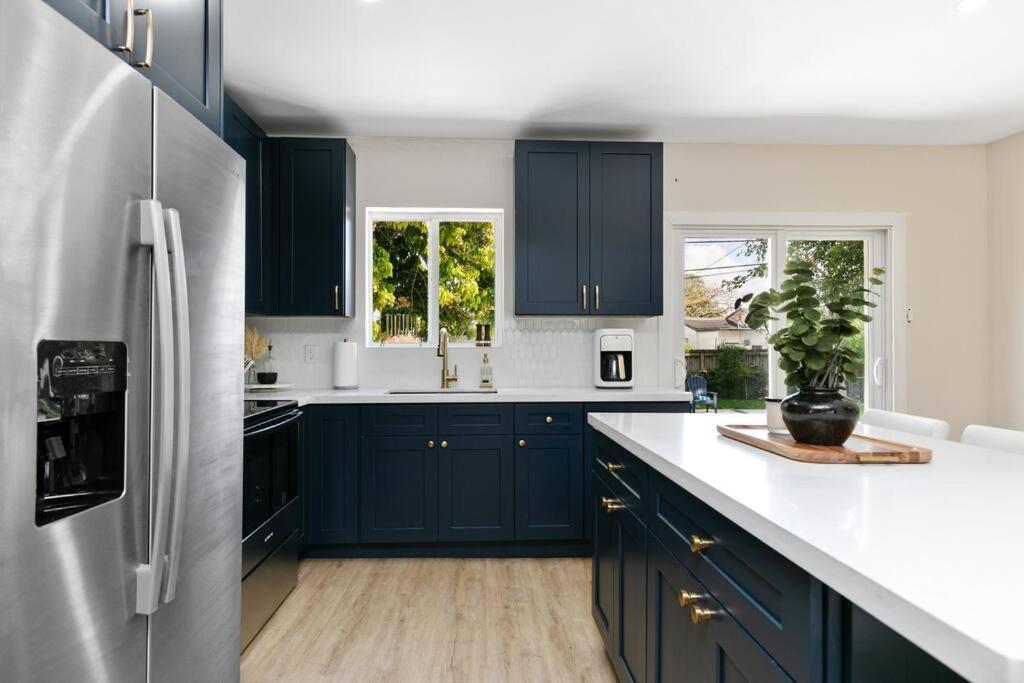 New Home, Pool Near Airport And Beaches, King Bed Holiday home